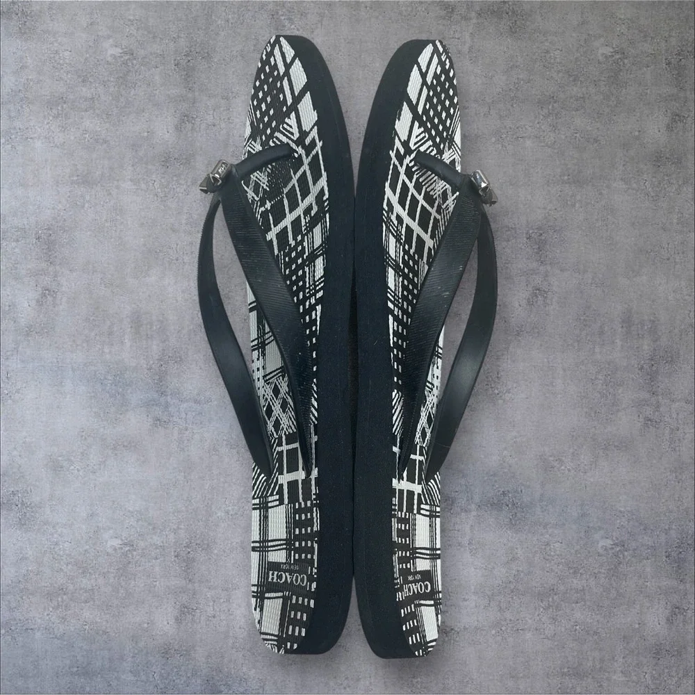 Coach Geometric Black Flip Flop Thong Sandals Womens 9-10 Silver Bow Detail